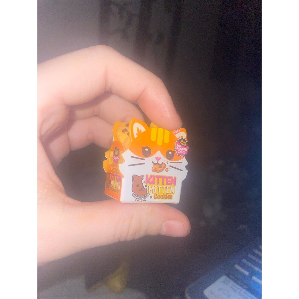 Kawaii kitten mitten cookies